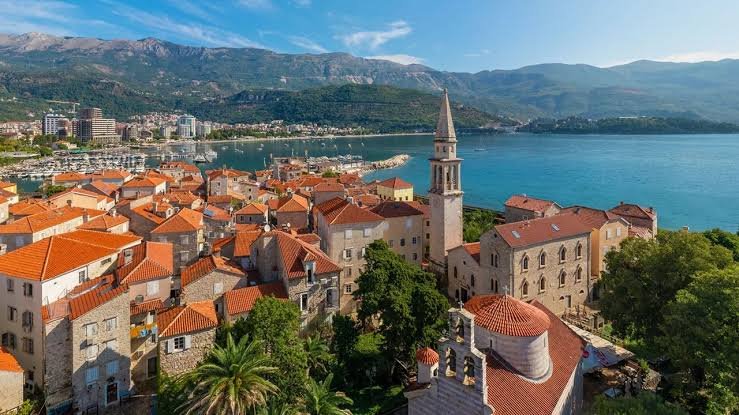 Novi Sad — Budva